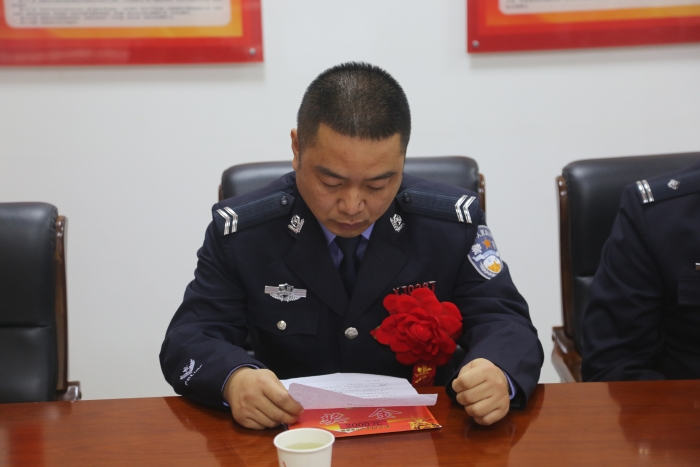 渭南市公安局經開分局舉辦人民警察授獎儀式