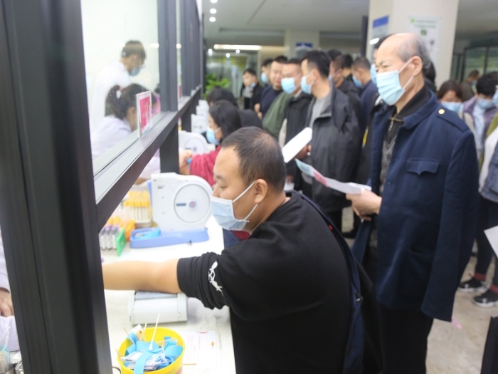 渭南市公安局經開分局組織民輔警開展健康體檢