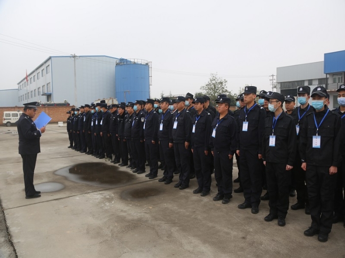 戰嚴寒礪斗志   練精兵鑄警魂--渭南市公安局經開分局警務輔助人員隊列訓練如火如荼開展