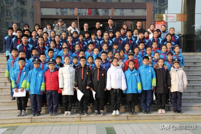 蒲城法院:“紅領巾法學院”為孩子筑起成長防線(組圖)