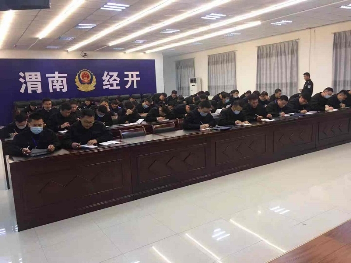 渭南市公安局經開分局抓好“五招”新招聘輔警崗前培訓暨實戰(zhàn)大練兵成效斐然