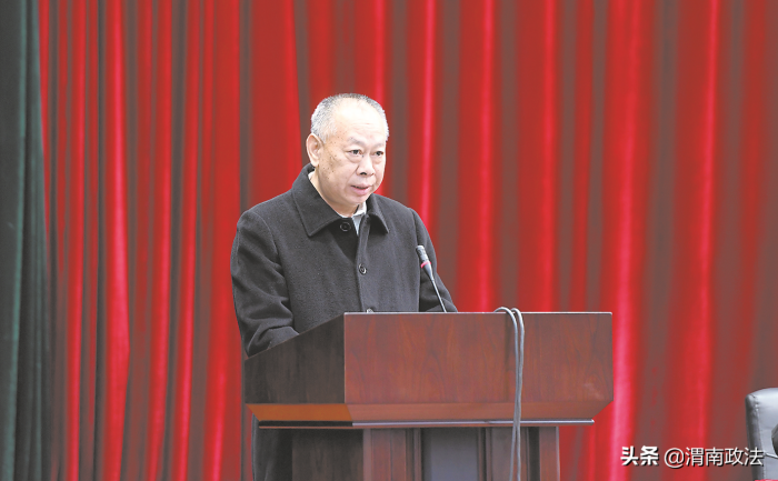 錨定旗幟指引 銘記訓(xùn)詞教誨 堅定不移鑄警魂建鐵軍