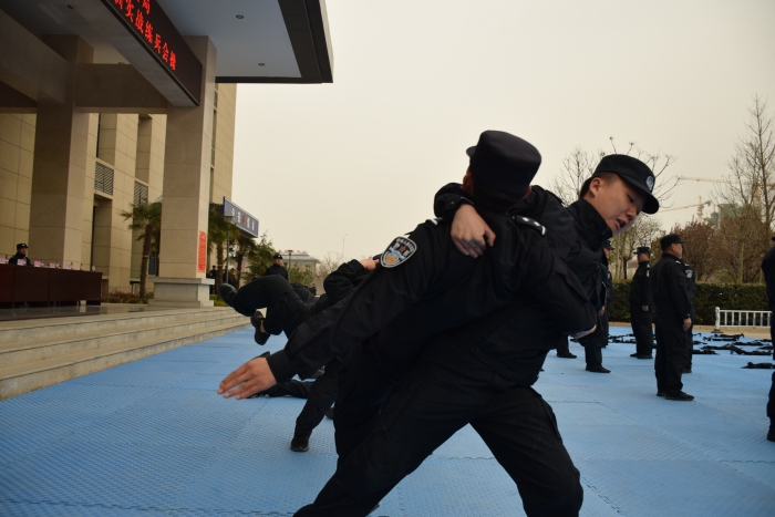 又帥又颯!今天蒲城警營戰斗力爆棚—蒲城縣公安局成功舉辦教育整頓暨春訓練兵會操活動