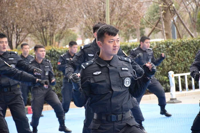 又帥又颯!今天蒲城警營戰斗力爆棚—蒲城縣公安局成功舉辦教育整頓暨春訓練兵會操活動