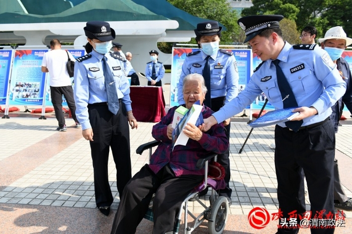 渭南公安開展隊伍教育整頓“向人民報告” 集中宣傳活動（組圖）