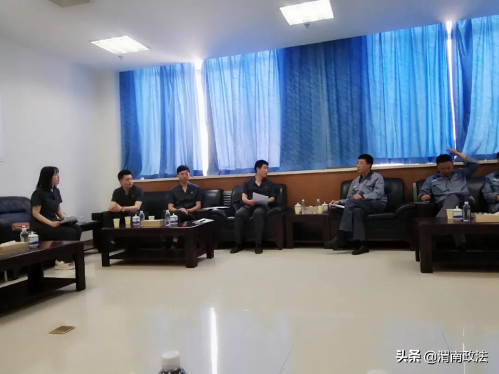 渭南中院民三庭送法進(jìn)企業(yè) 護(hù)航促發(fā)展（圖）