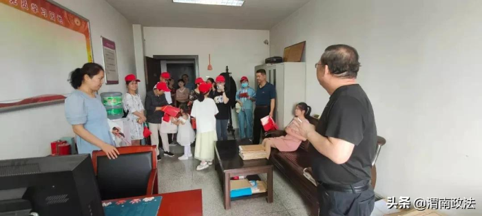 渭南中院：“法院開放日”開展“德潤三秦”家風(fēng)建設(shè)活動(dòng)（圖）