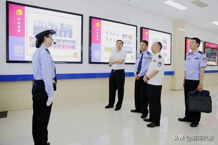 省紀委監委駐省公安廳紀檢監察組蒞臨交警支隊車管所調研指導工作
