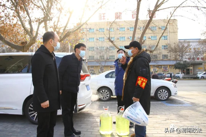 【抗擊疫情】渭南檢察黨員干警下沉一線參與社區(qū)疫情防控（組圖）