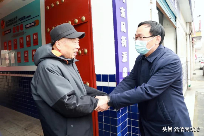 楊建琦春節前夕走訪慰問市公安局離休老干部（組圖）