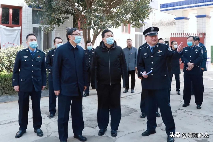 2月21日，省紀(jì)委監(jiān)委駐省公安廳紀(jì)檢監(jiān)察組組長(zhǎng)、廳黨委委員姜?jiǎng)湃逡恍懈颁P(guān)縣專題調(diào)研公安廉政文化建設(shè)。