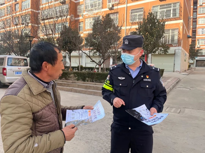 合陽縣公安局九龍派出所深入轄區積極開展防范電信詐騙宣傳活動。