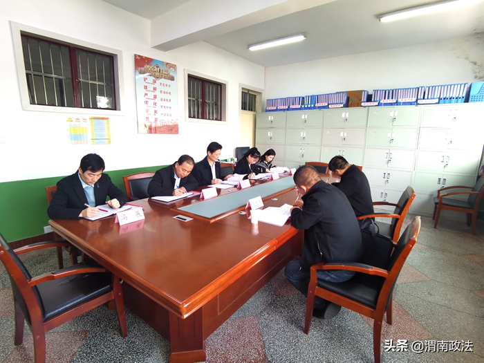 合陽縣委政法委召開黨史學(xué)習(xí)教育專題民主生活會。