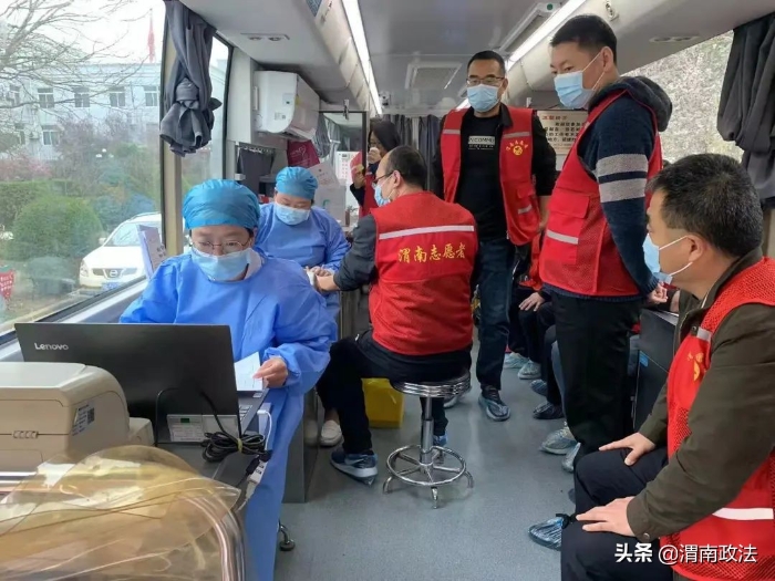 奉獻愛心傳遞溫暖 渭南市人民檢察院 干警參加無償獻血活動(圖)