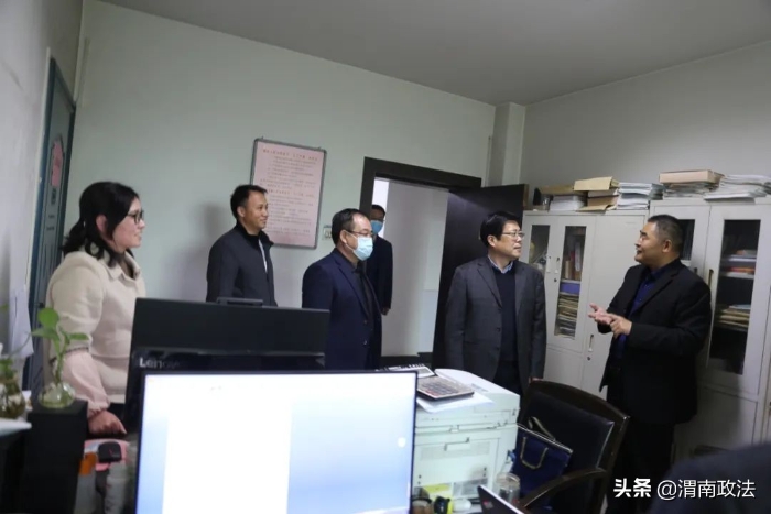 渭南中院黨組書記賀世輝看望慰問一線法官干警