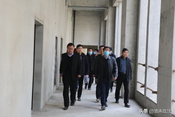 渭南中院黨組書記賀世輝調研督導新審判法庭項目建設情況(組圖)