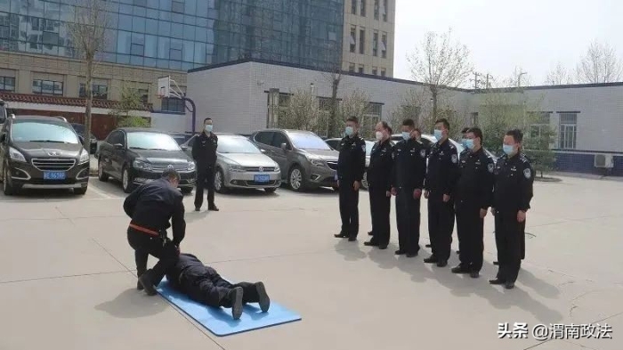 厲兵秣馬練精兵 渭南公安全警武器警械專項訓練進行中！（圖）