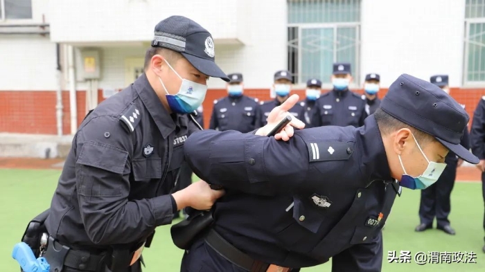 厲兵秣馬練精兵 渭南公安全警武器警械專項訓練進行中！（圖）