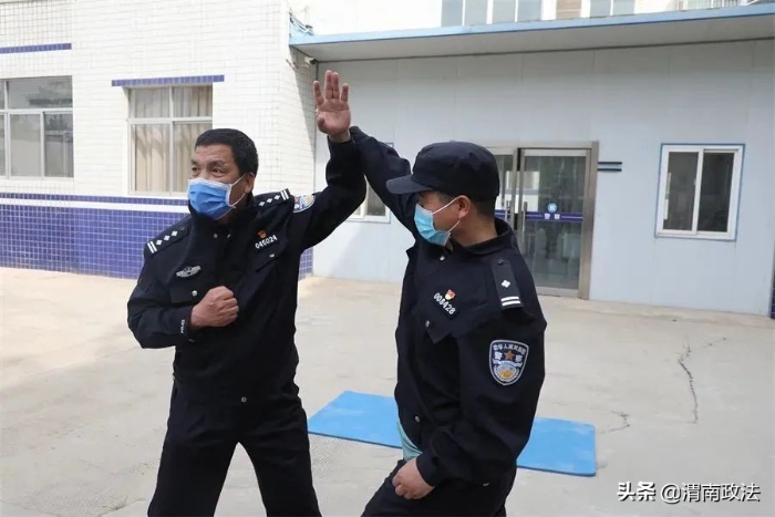 以考促訓 實戰礪兵 渭南全警武器警械集訓月考核送教圓滿成功！
