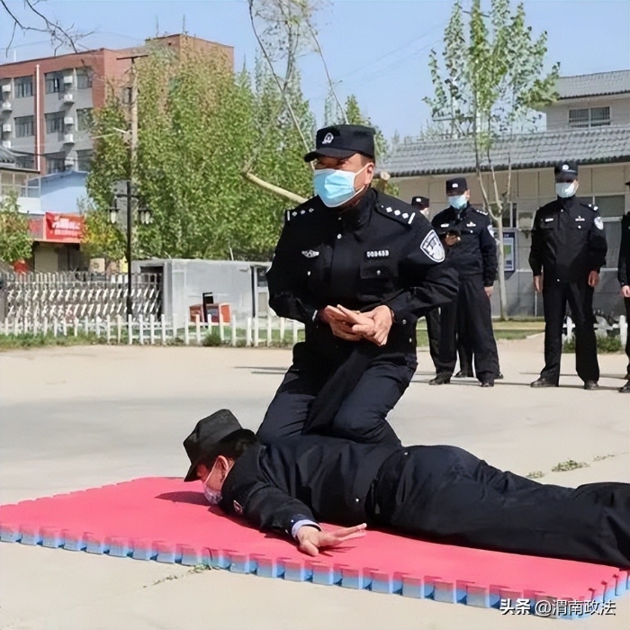 以考促訓 實戰礪兵 渭南全警武器警械集訓月考核送教圓滿成功！