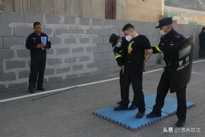 以考促訓 實戰礪兵 渭南全警武器警械集訓月考核送教圓滿成功！