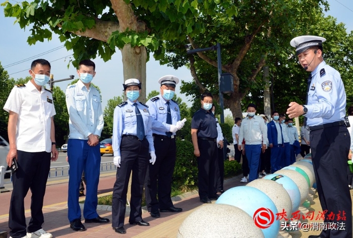 渭南公安交警美麗鄉村行交通安全巡回宣講高新站暨電影下鄉巡回播放紅星村活動成功舉辦（組圖）