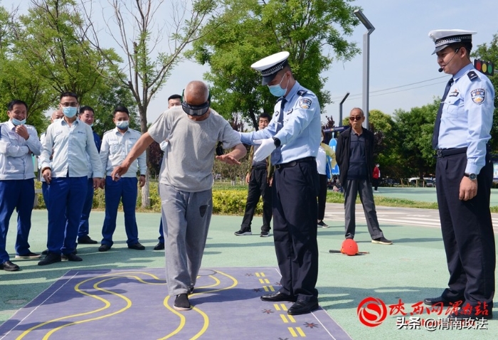 渭南公安交警美麗鄉村行交通安全巡回宣講高新站暨電影下鄉巡回播放紅星村活動成功舉辦（組圖）