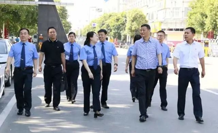 渭南市檢察院黨組書記、檢察長殷軍深入大荔縣檢察院調研指導工作。