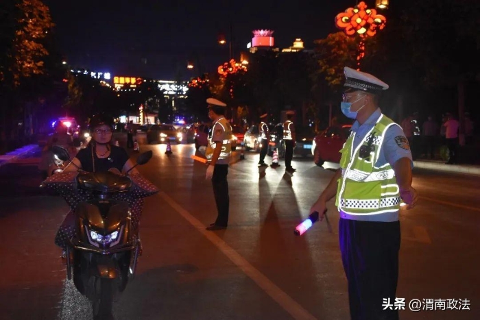 合陽公安持續(xù)推動(dòng)夏季治安巡查宣防第二次集中統(tǒng)一行動(dòng)。
