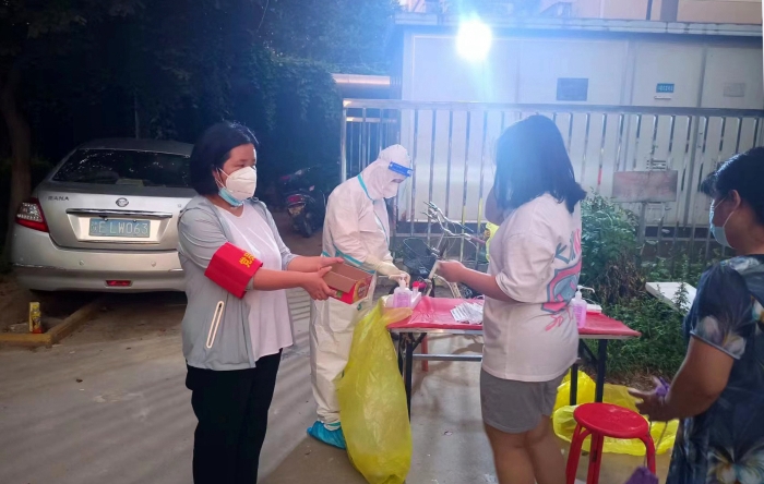 市委政法委黨員干部已在包聯小區值守，配合核酸檢測工作有序開展。