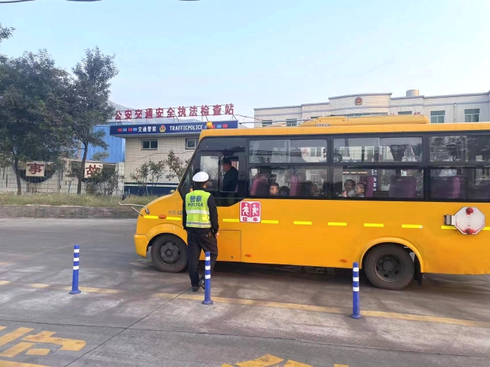 韓城公安交警開展國慶前交通違法行為整治行動。