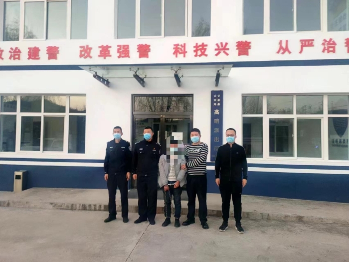 拉車門 “碰運氣” ，男子實施“開盲盒”式盜竊被蒲城警方抓獲。