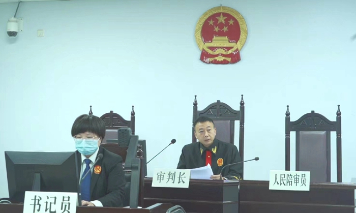11月28日，華州區(qū)法院張勇平法官公開開庭審理一起財(cái)產(chǎn)損害賠償糾紛案件。