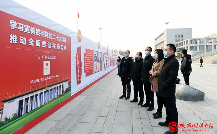 市民群眾廣泛參觀學(xué)習(xí)。記者 許艾學(xué) 攝