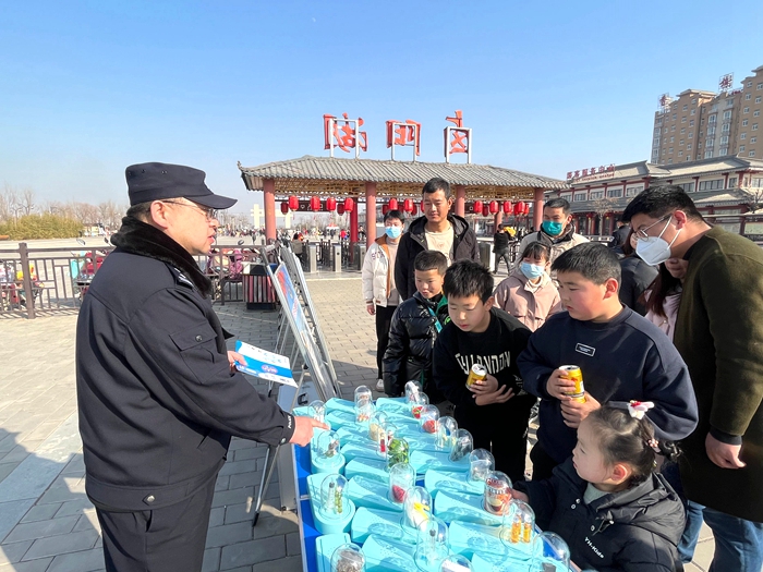 1月31日，蒲城縣公安局黨睦派出所“移動”警務室新年正式“營業”了。