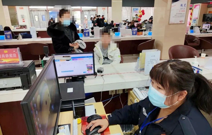 合陽公安完成首次申領居民身份證“跨省通辦”業務獲贊譽。