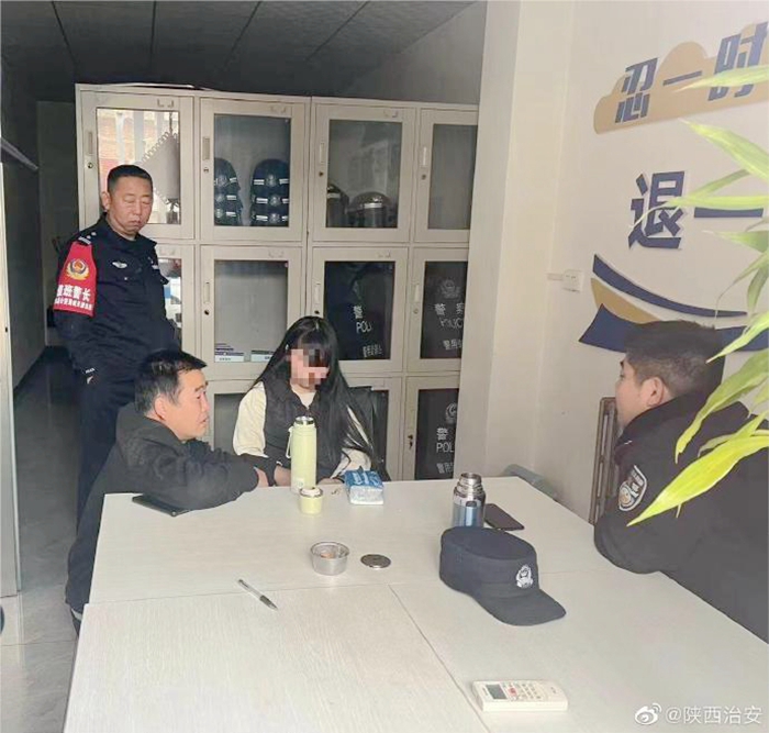 白水公安及時救助輕生少女.