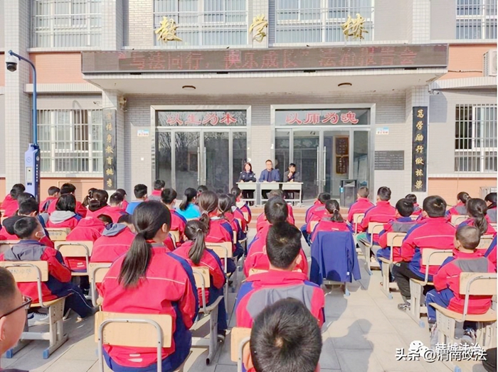韓城市司法局板橋司法所組織開展“法治進校園”教育報告會.