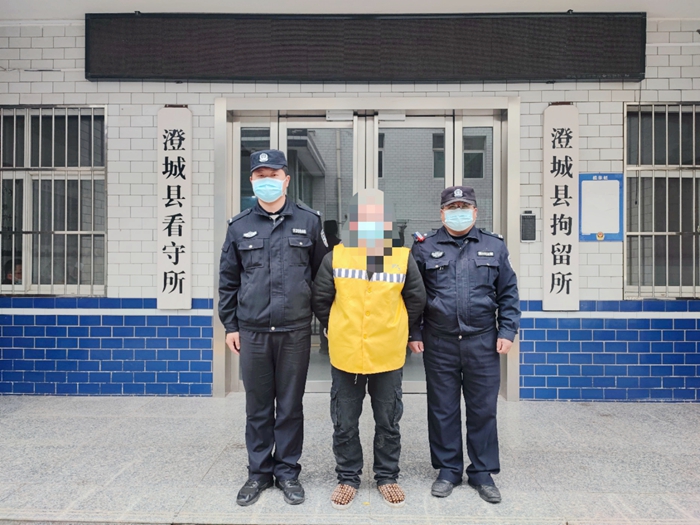 澄城公安成功抓獲2名潛逃8年的系列盜竊案逃犯。