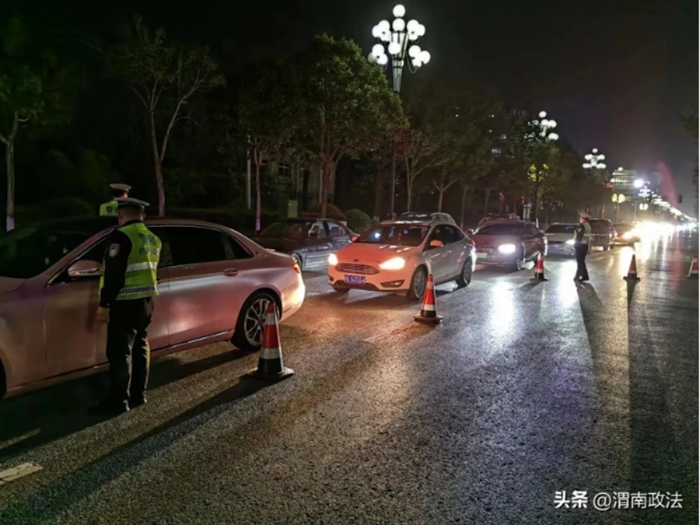 韓城市公安局交警大隊開展春季治安清查整治專項行動第一次集中統一行動。