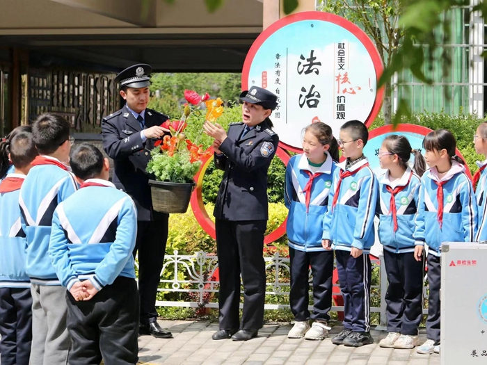 澄城禁毒開展禁毒知識宣傳進校園活動。