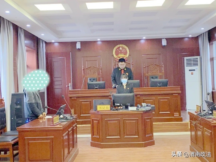 臨渭法院故市人民法庭適用簡(jiǎn)易程序?qū)徖聿?dāng)庭宣判了一起勞務(wù)合同糾紛案件。
