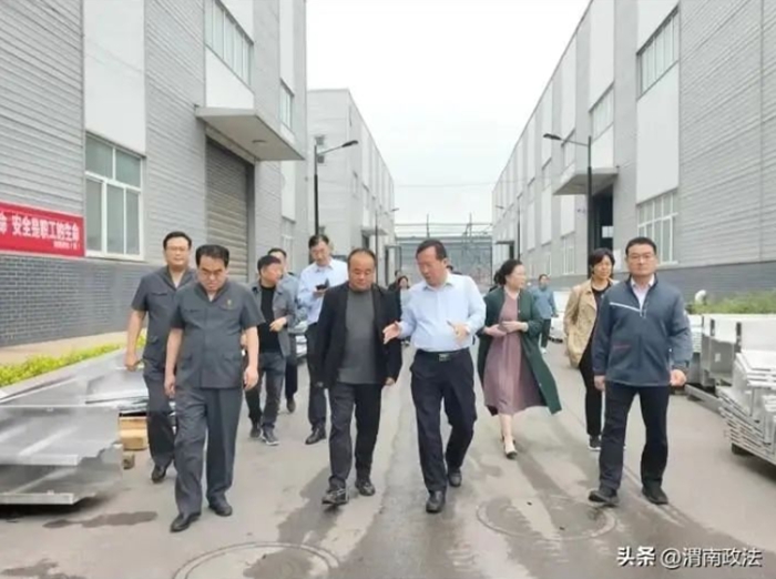 市人大常委會(huì)副主任薛清軍一行對(duì)渭南法院優(yōu)化提升法治化營(yíng)商環(huán)境工作進(jìn)行調(diào)研。