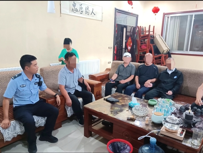 富平民警幫助群眾找到失散10年親人。