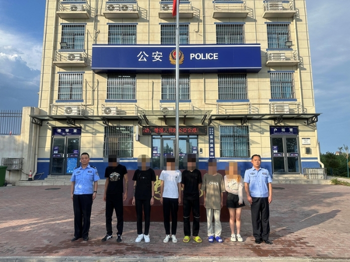 拉車門盜竊現金18900元，6名嫌疑人被蒲城警方抓獲。
