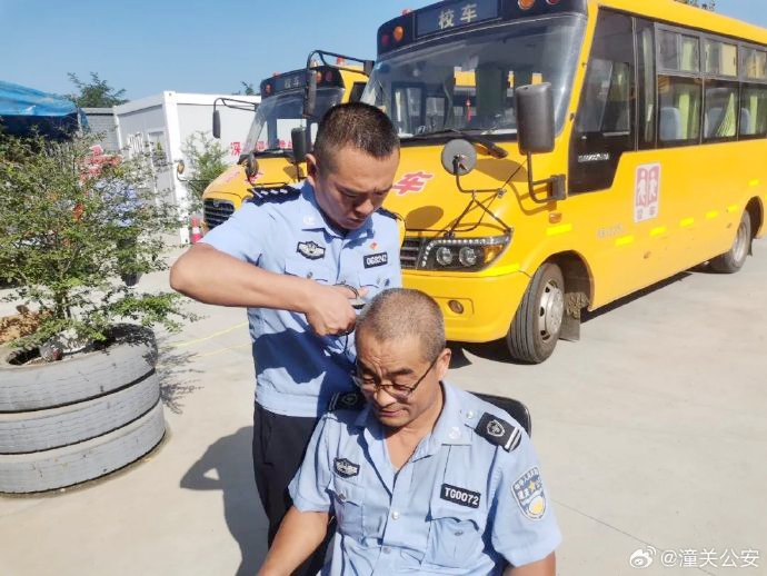 潼關縣禁毒辦聯合縣交通運輸局對全縣校車駕駛人員集中進行“毒駕”檢測.