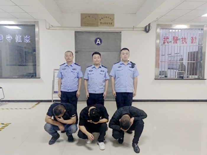 澄城縣公安局長寧派出所查處一起酒后互毆案件.