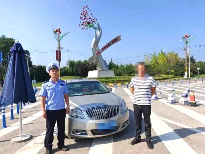 韓城公安交警查處一起無證駕駛違法行為。