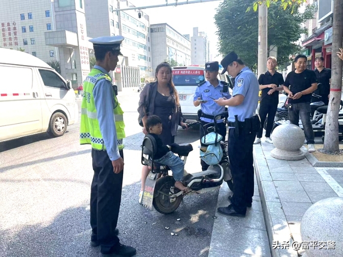 富平警民攜手，幫走失孩童找到家人。