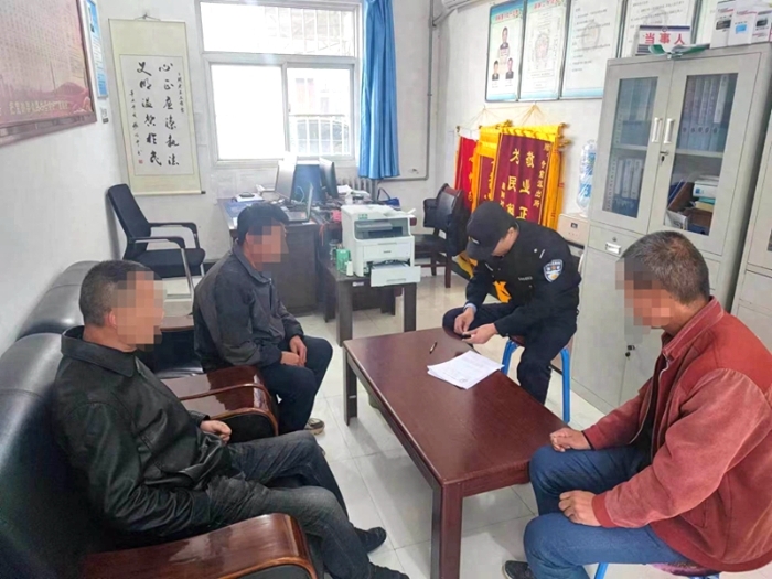 澄城公安寺前派出所成功化解一起多年鄰里矛盾糾紛。